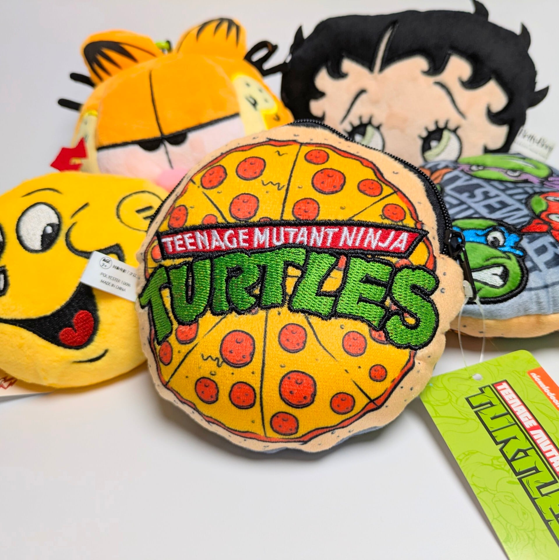 【 PLUSH COIN POUCH（ プラッシュコインポーチ ） 】フェイス型ぬいぐるみキーホルダー / 小物入れ / コインケース / コスメポーチ 〚アメリカン雑貨 アメトイ〛