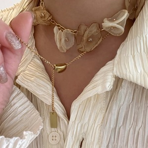 フラワーモチーフとゴールドチェーンのネックレス2点セット W10059