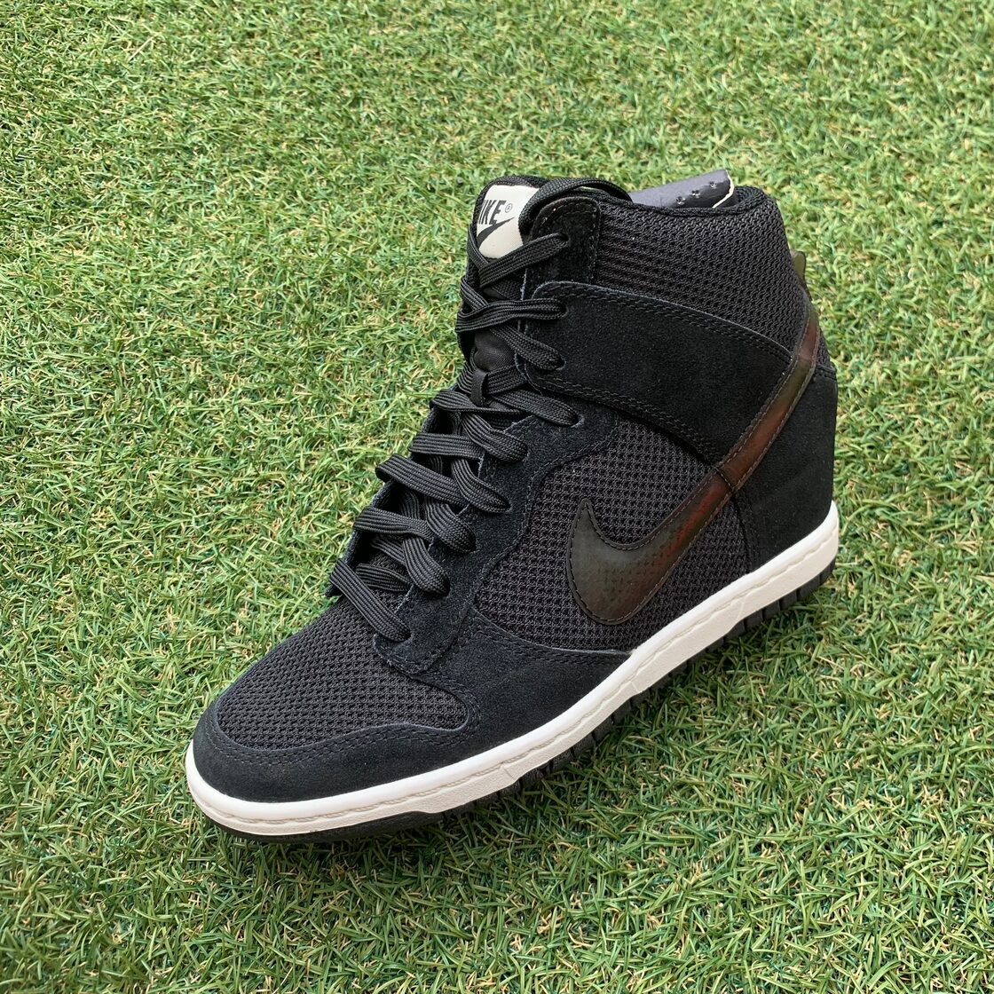 NIKE DUNK SKY HI ESSENTIAL ナイキ ダンク スカイハイ エッセンシャル 