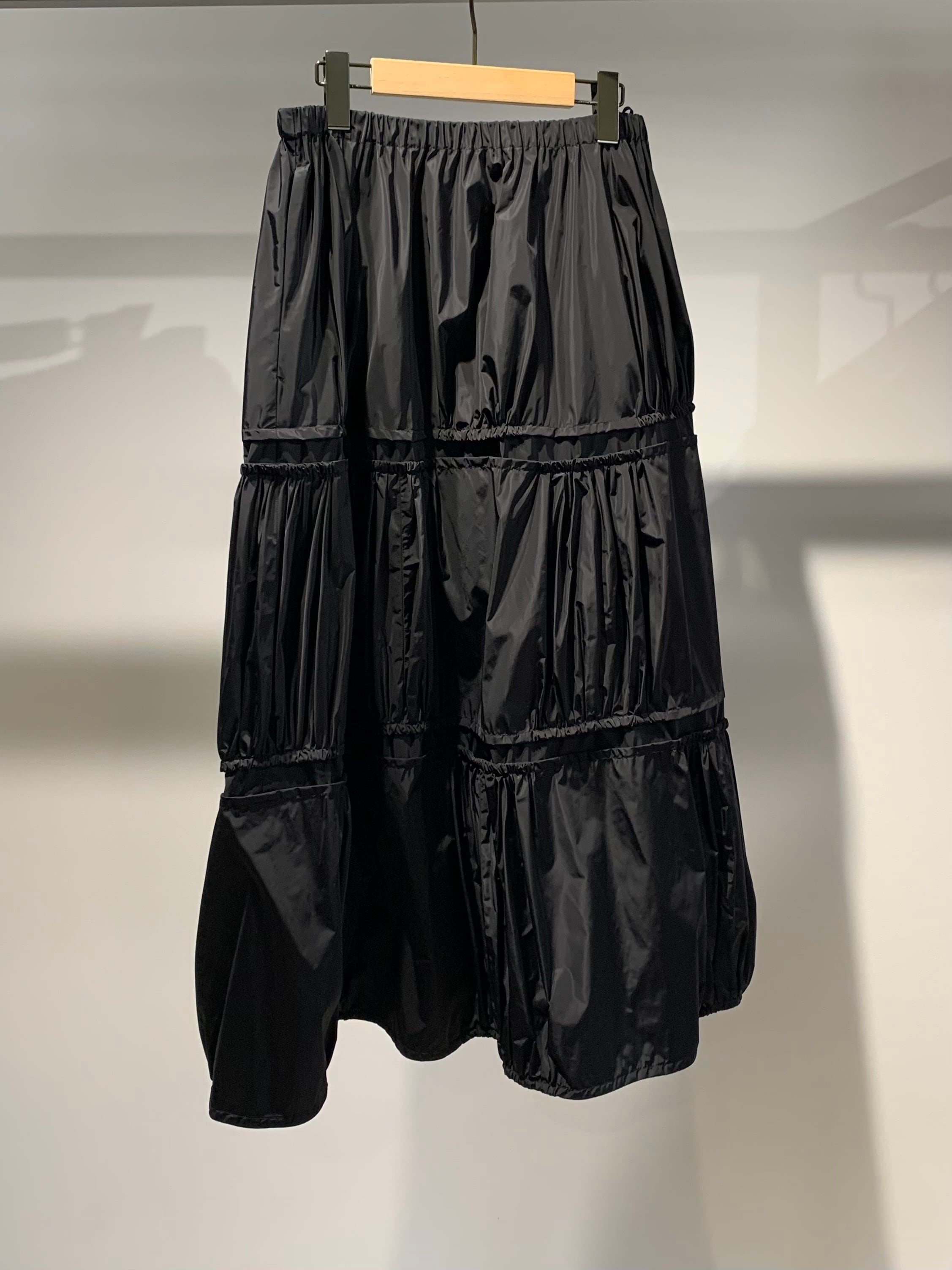 ENFOLD RANDOM-GATHER SKIRT