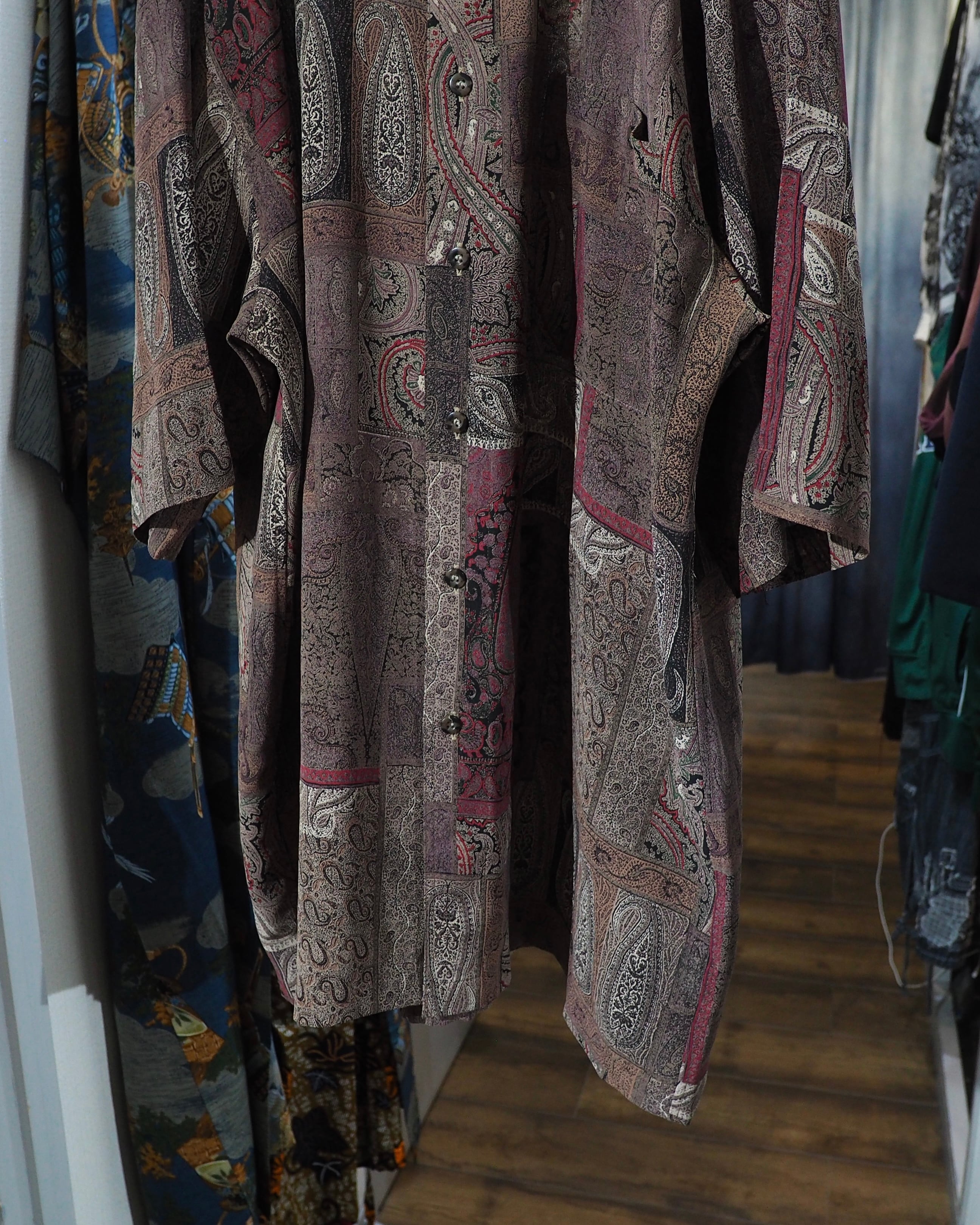 1990s Beautiful Classic Paisley pattern vintage loose SS shirt