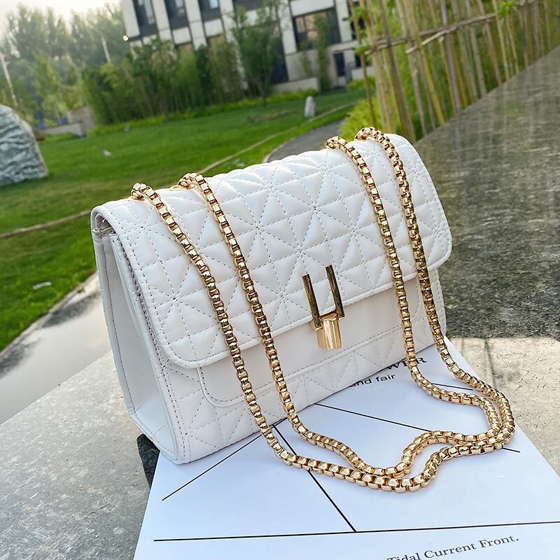 スタイルチェーン レッド スクウェア メッセンジャーバッグ Tiancai_Wing_Bag2770516965