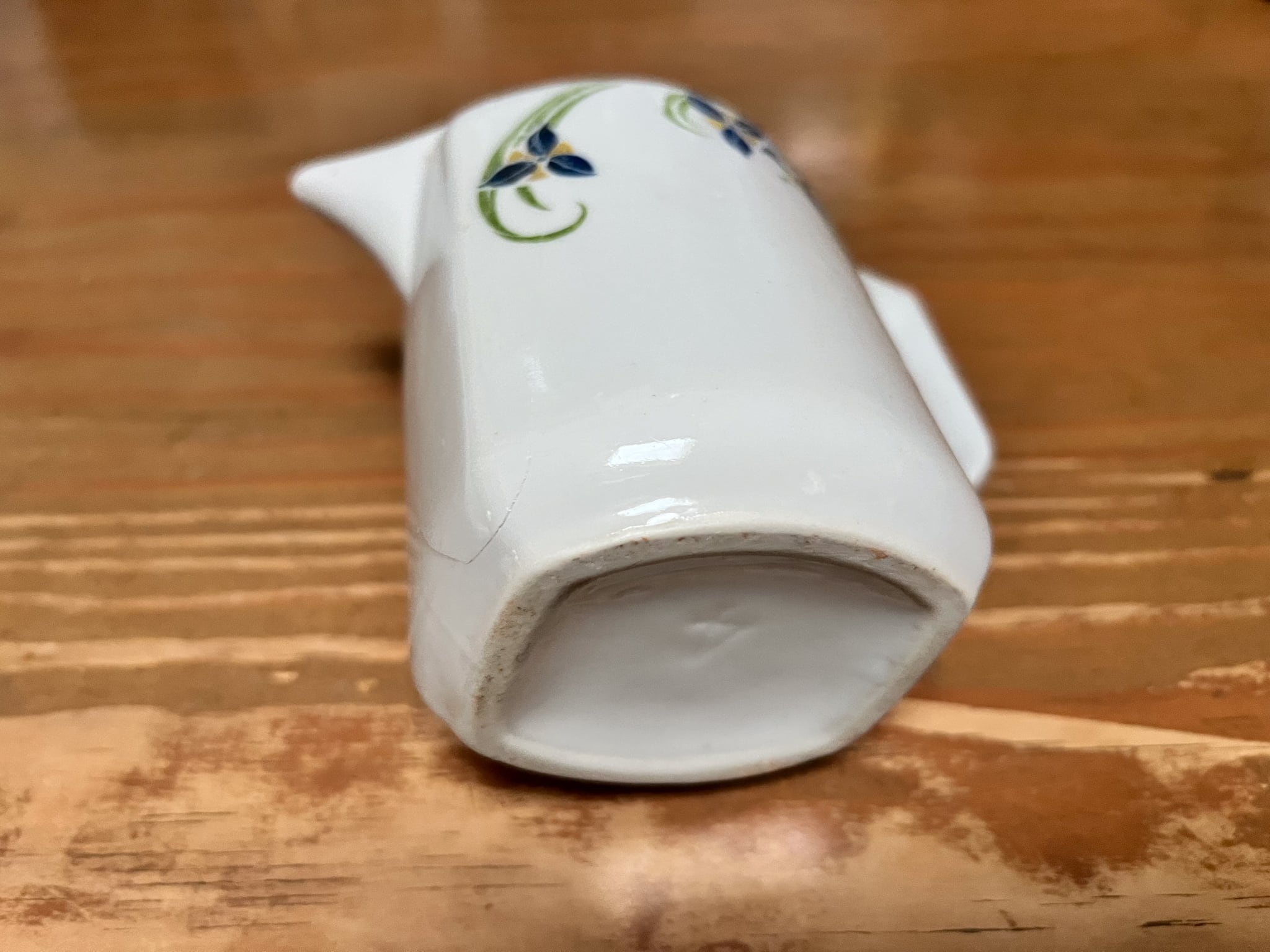 花柄がかわいい陶器の小さなピッチャー (大)フレンチアンティーク ブロカント