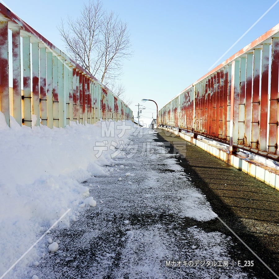 除雪後の跨線橋 【F_235】　Overpass after snow removal