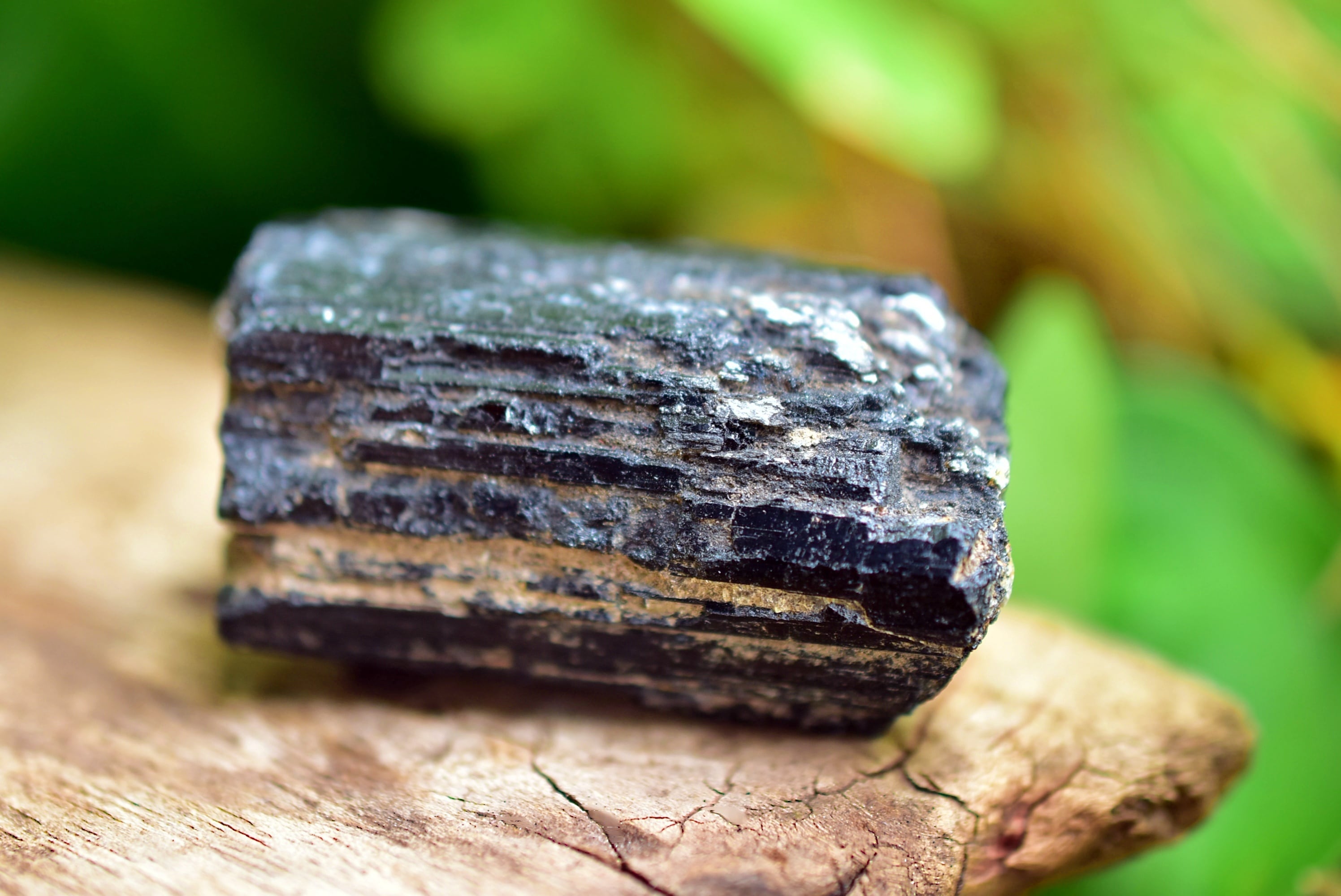 ブラックトルマリン GOLD STONE ブラックトルマリン 原石 ショール 195g ブラジル産