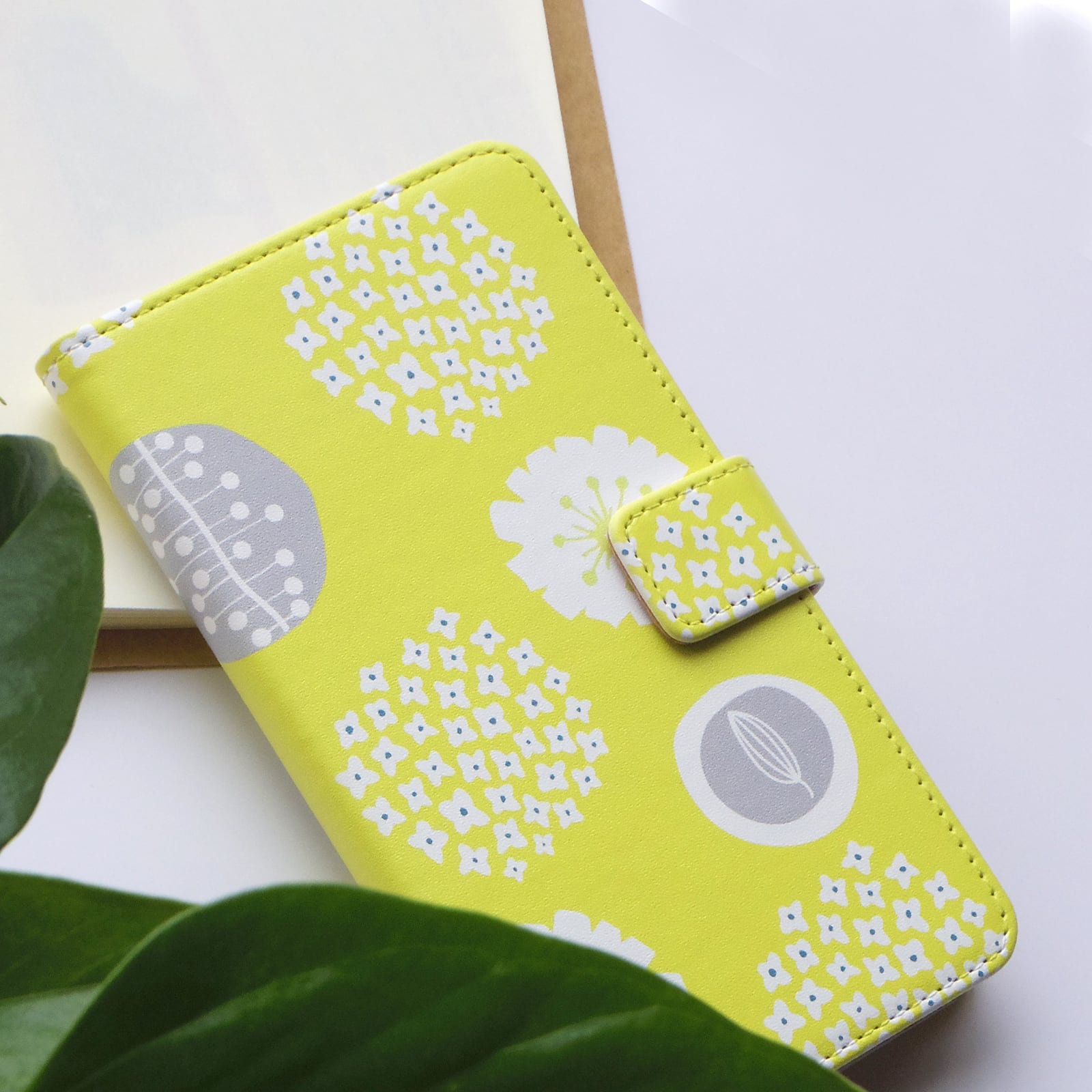 Android専用 手帳型スマホケース 北欧【お花畑でロンド・イエロー