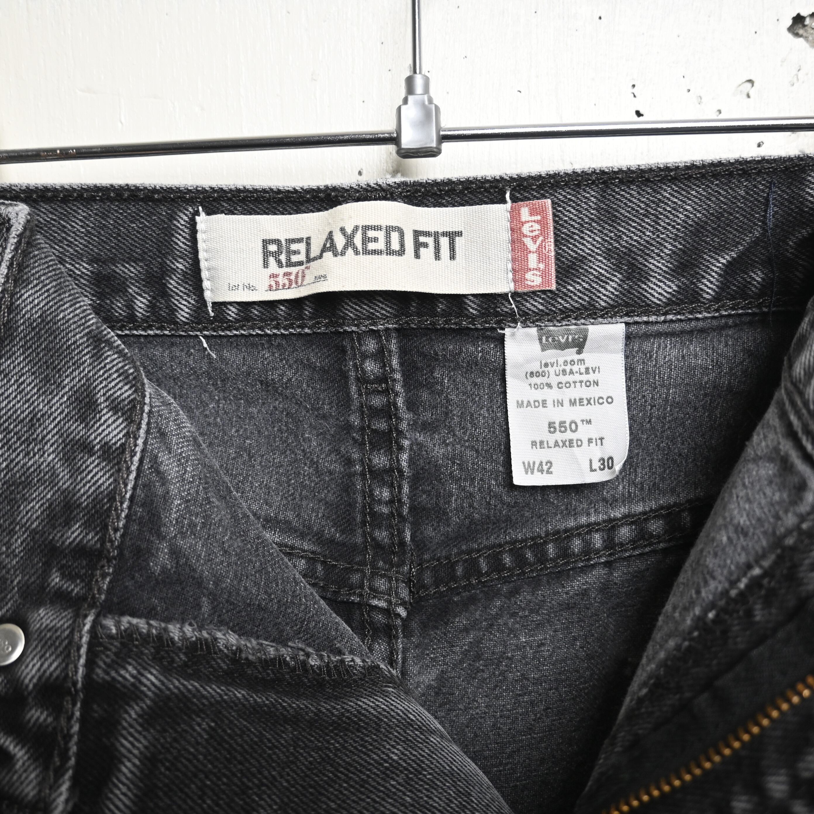 W42L30 ] Levi`s 2005年 Mexico製 550 Denim Jeans , Black | 広島古着