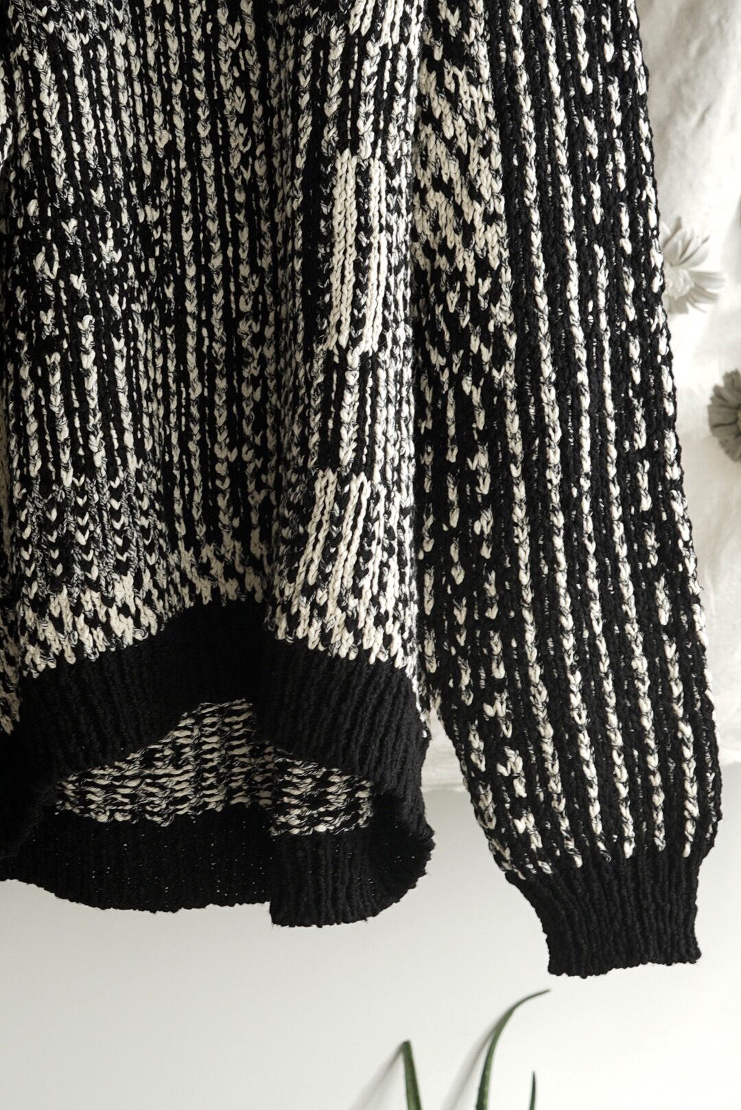 JAN JAN VAN ESSCHE - KNIT#59 | Brownie JAN JAN VAN ESSCHE - KNIT#59 | Brownie