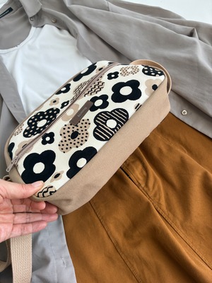 ポシェッタ・ドーナツフラワー