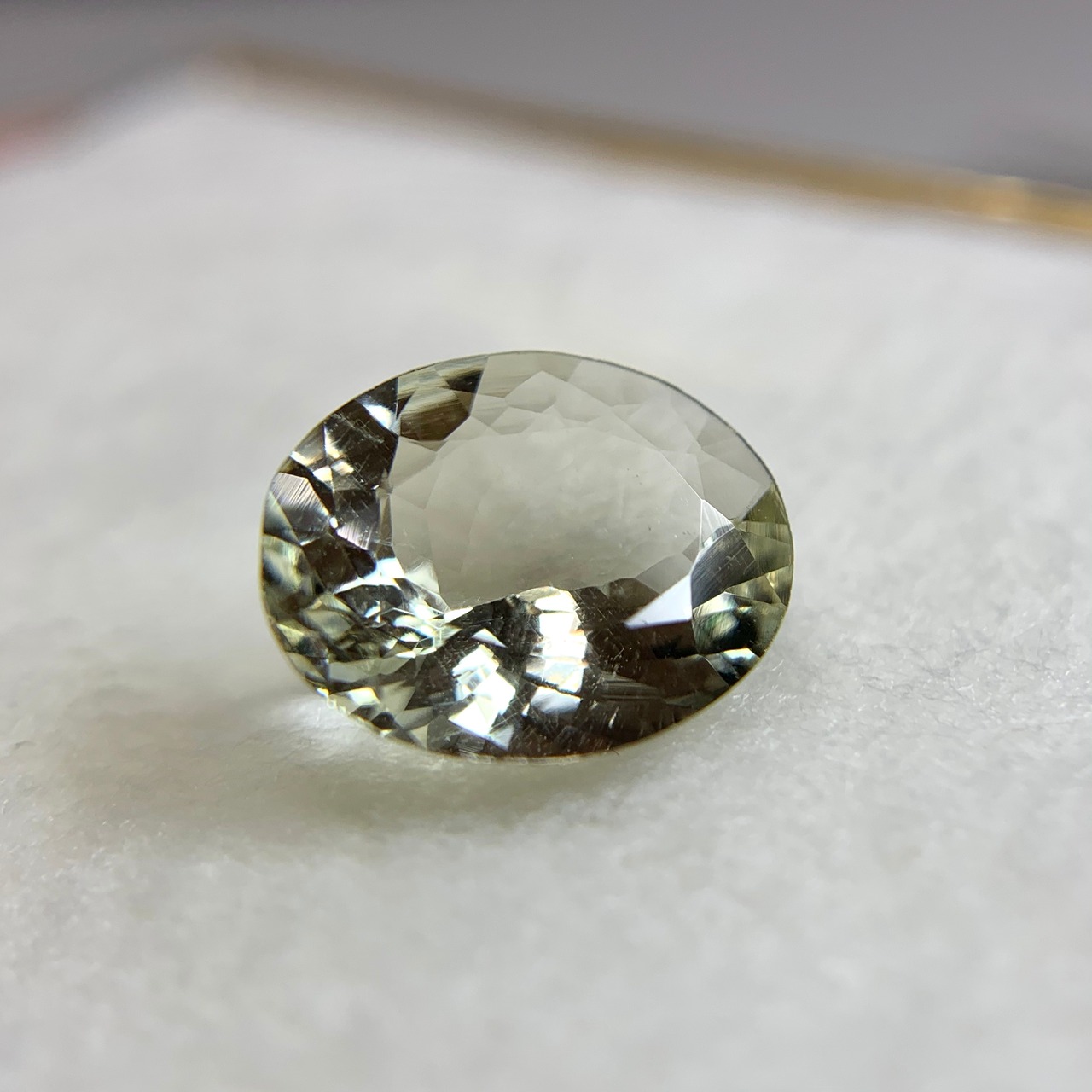 ヘリオドール 2.732ct グリニッシュイエロー 簡易ソーティング付き