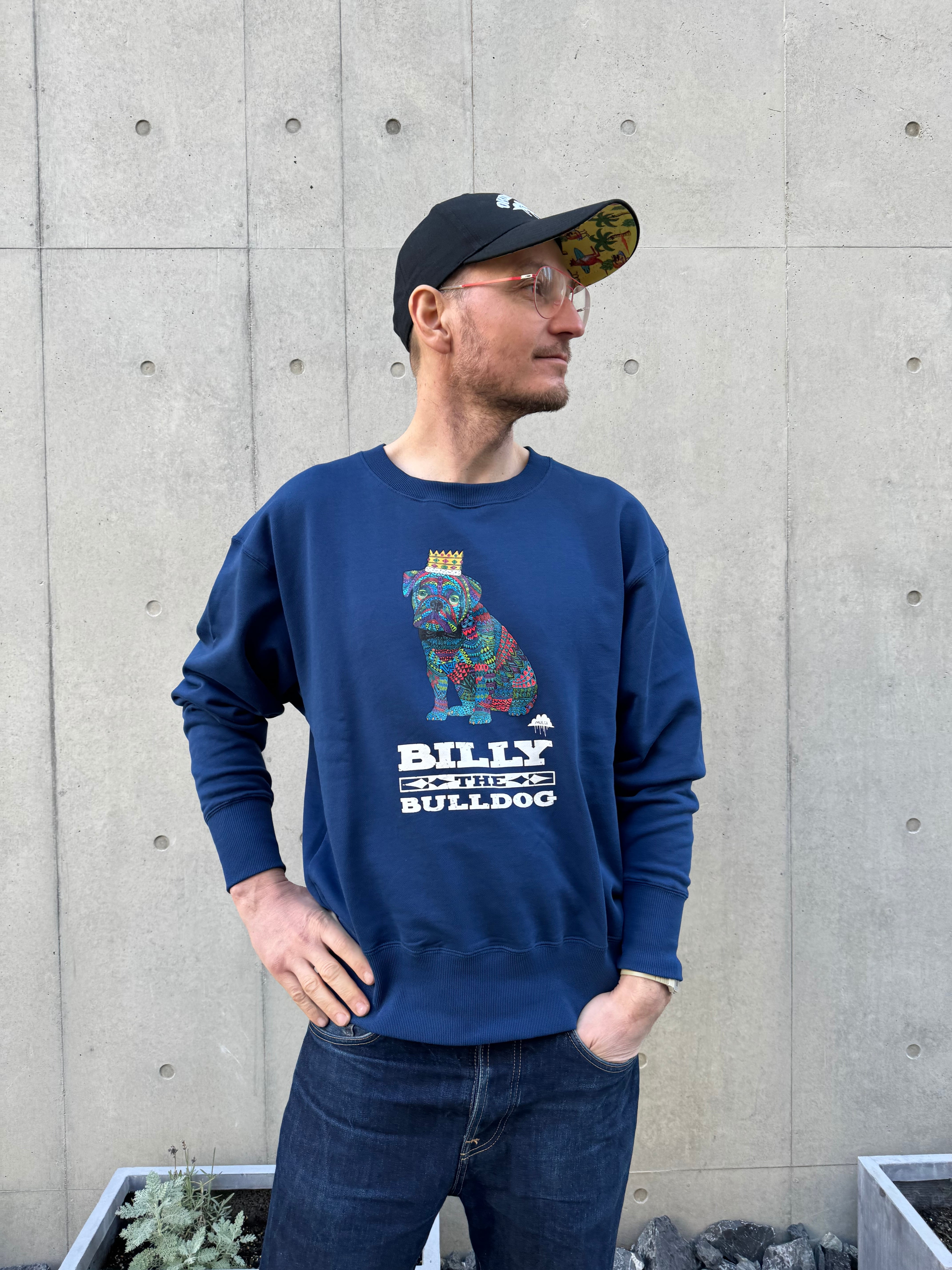 スウェット/Billy the Bulldog_ネイビー | MULGA THE ARTIST ASIA