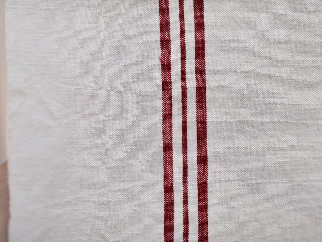 シンプルさが素敵で少し大きめの赤ラインYM刺繍入りリネンクロス *フレンチアンティーク