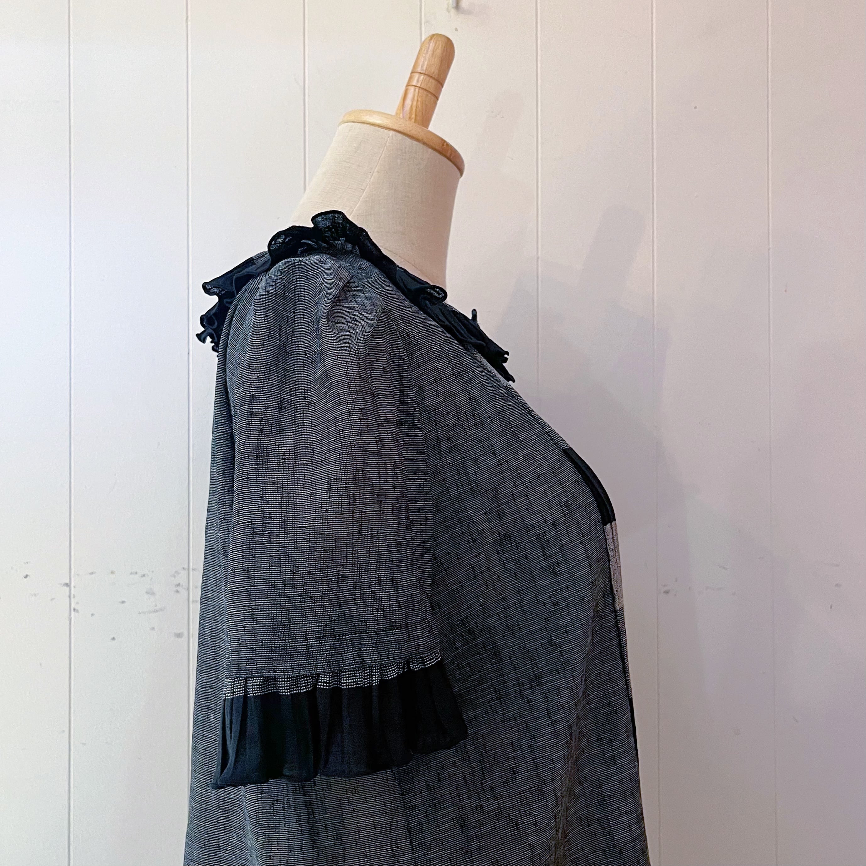 pleats collar monotone blouse