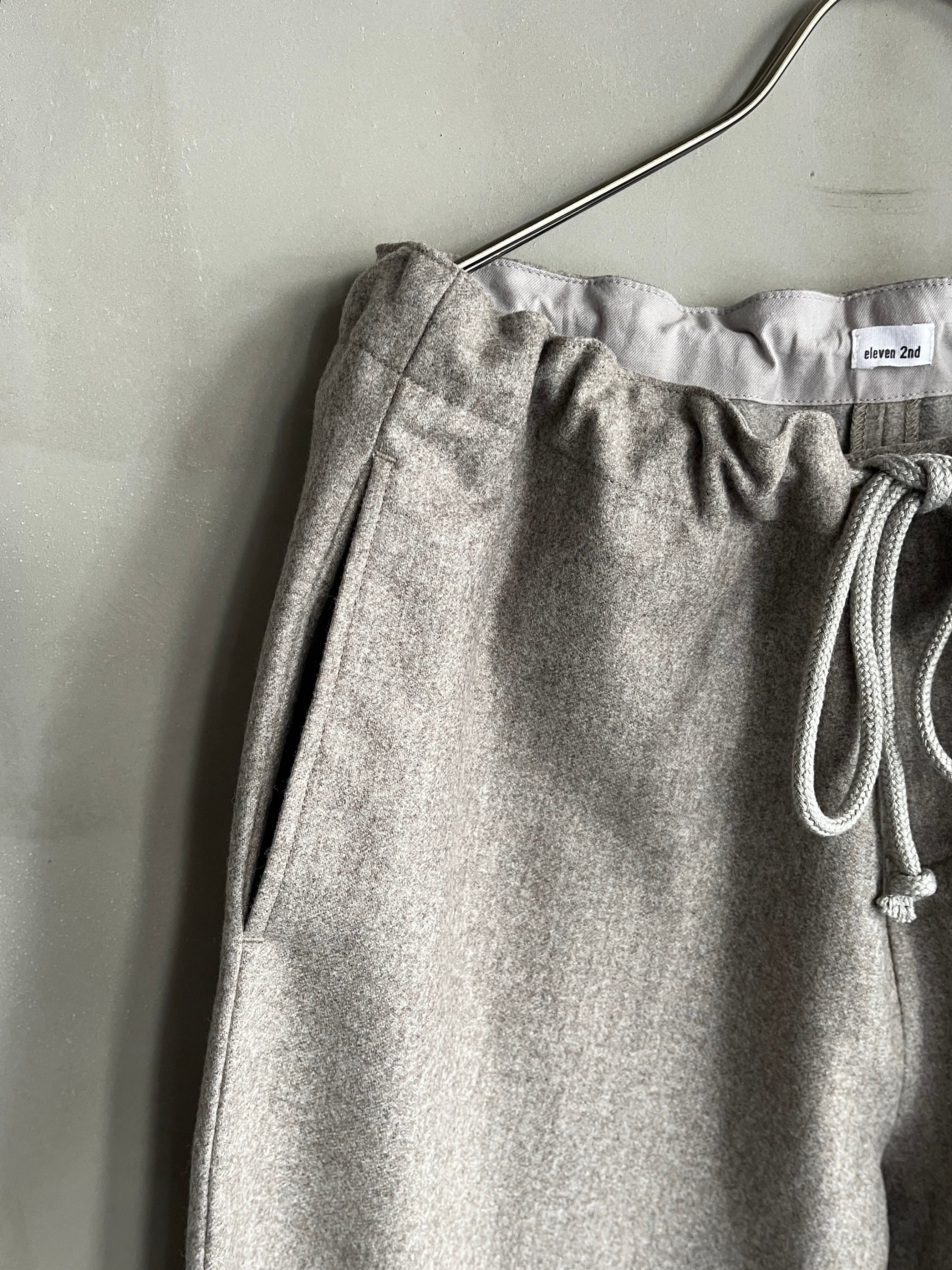 eleven 2nd｜イレブンセカンド｜ウールワイドパンツ｜ベージュ | 岡の 