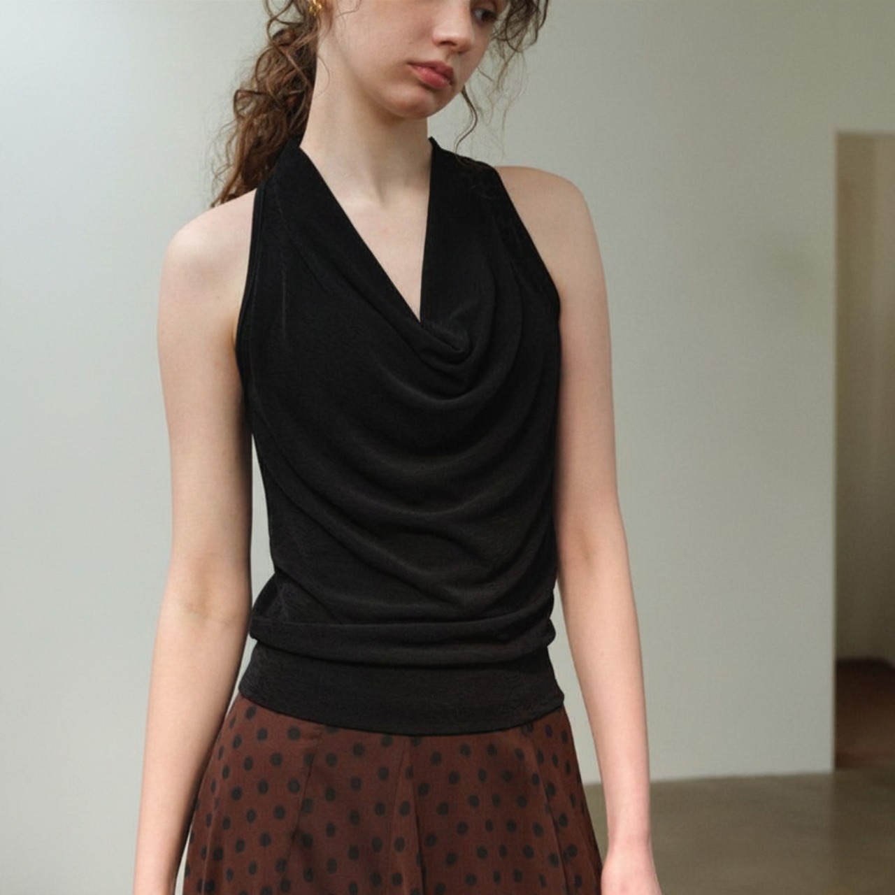 Drapé Noir Sleeveless Top F0675