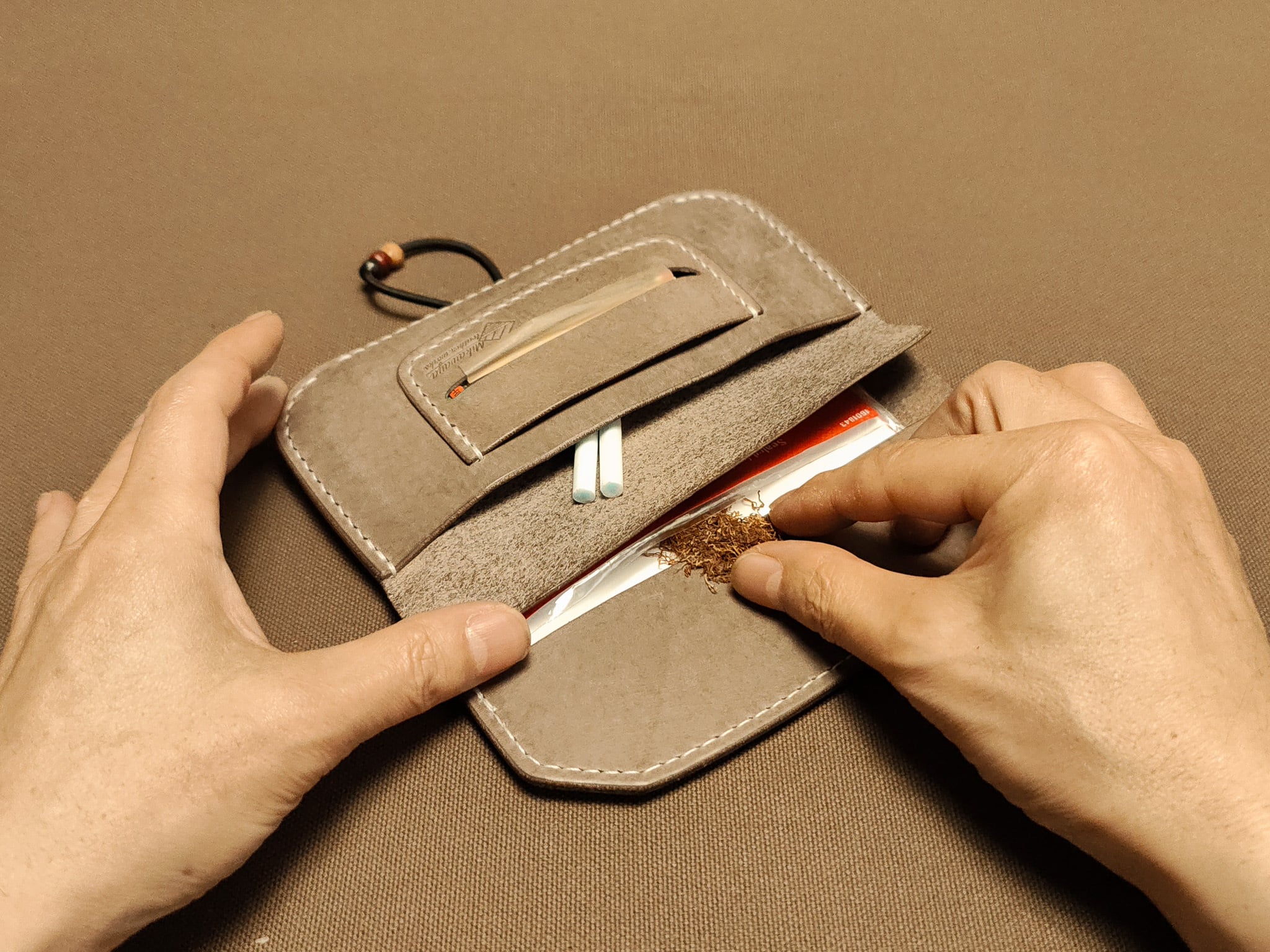 スリムシャグポーチ グレー ラスト1点 | mikawaya leather works