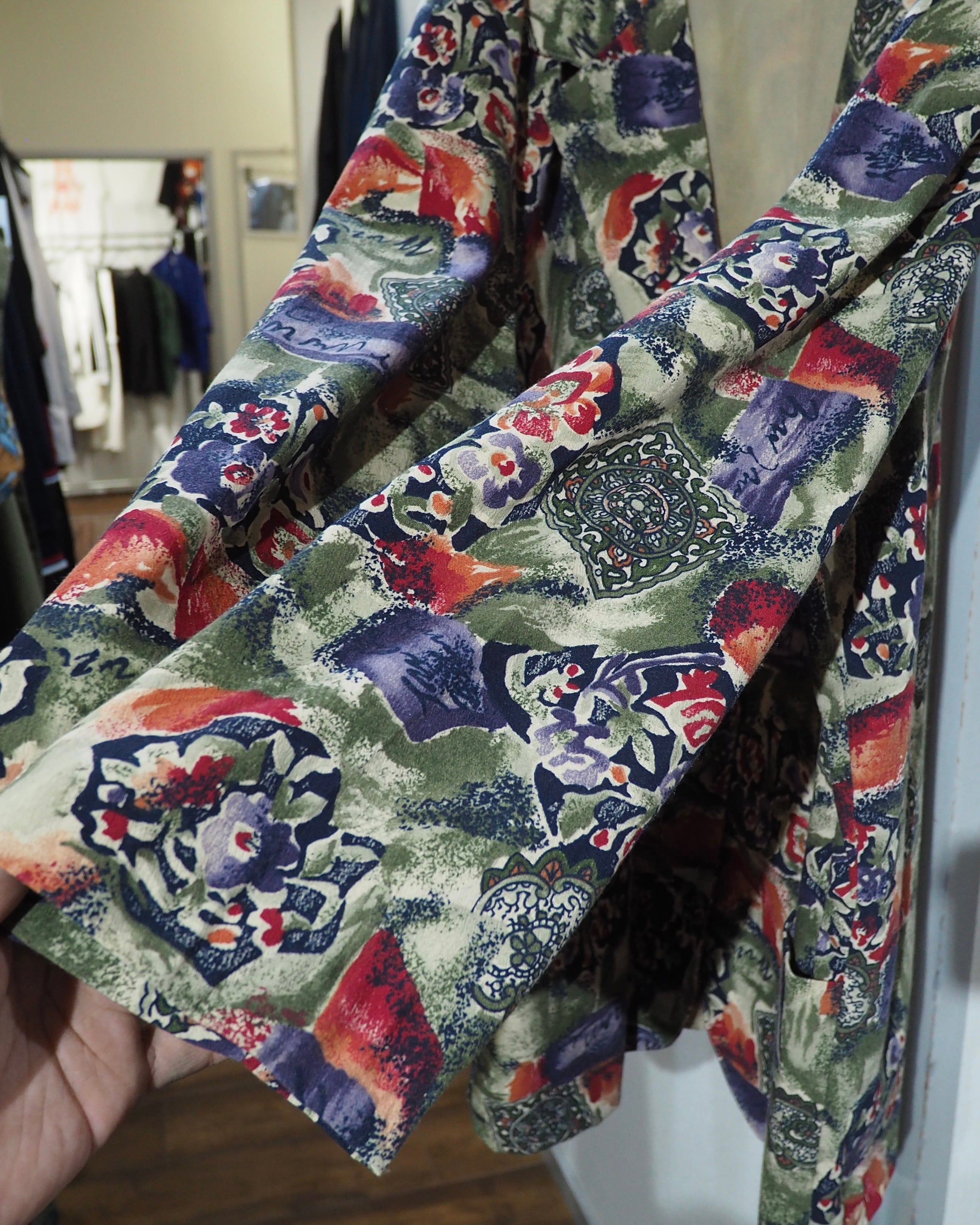 ” Made in USA ” Beautiful Botanical Flower painted vintage loose jacket
