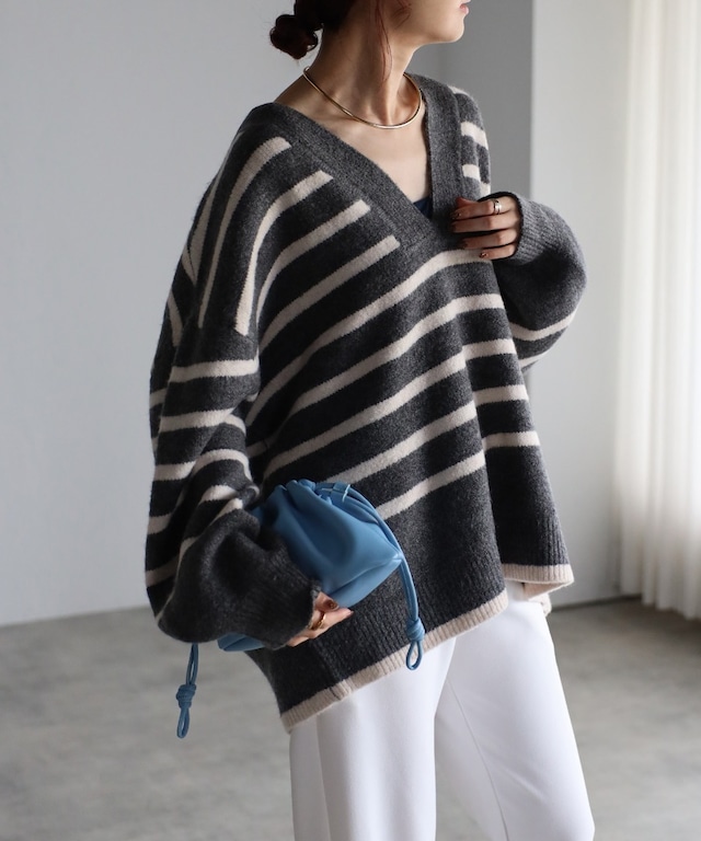 ディープVネックボーダーニット