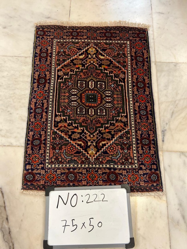 絨毯クエスト66【No.222】Tribal Rug　トライバルラグ  ※現在、こちらの商品はイランに置いてあります。ご希望の方は先ずは在庫のご確認をお願いします。