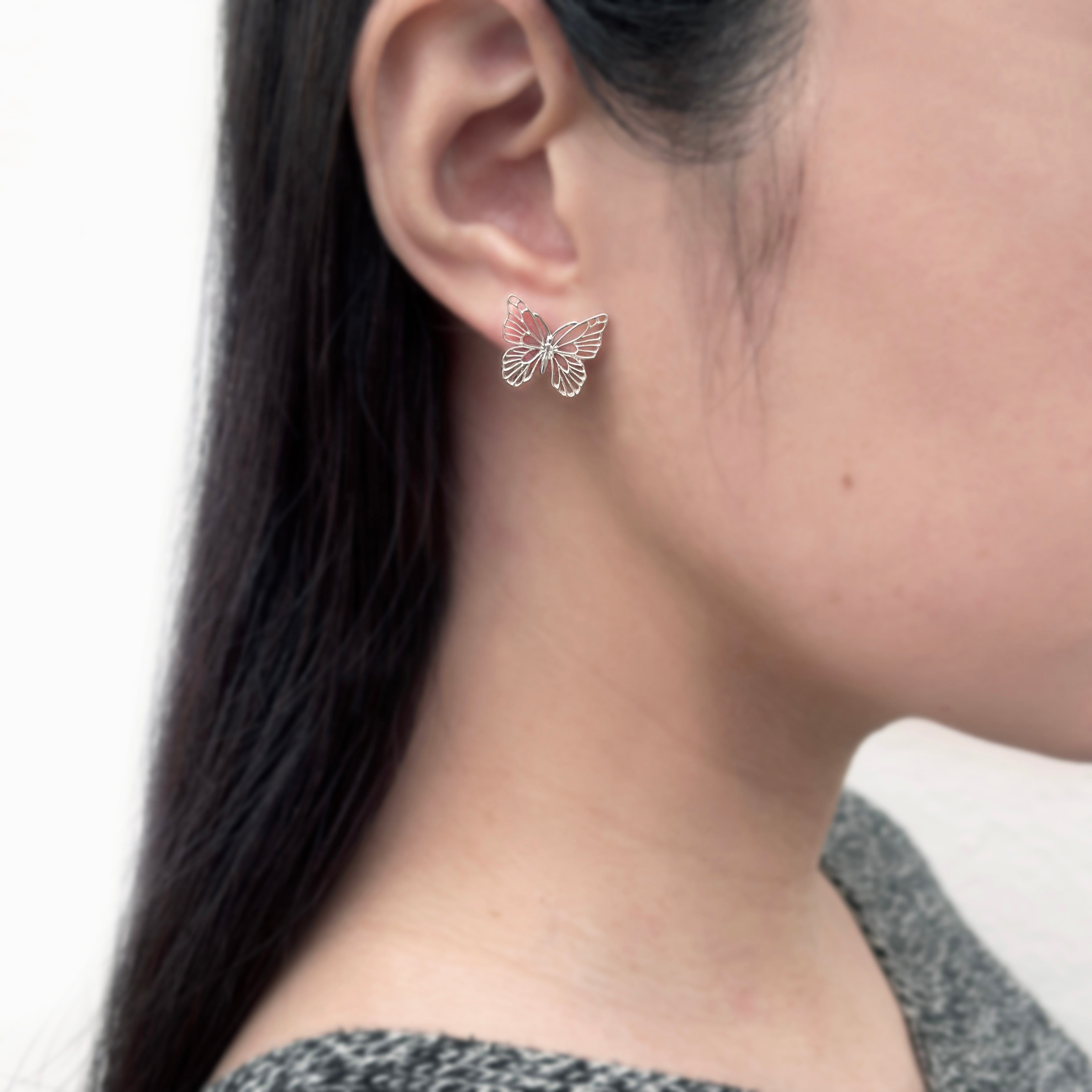 Lucie｜ルシィ 蝶 ポスト ピアス (SV925) 透かし シルバー 銀
