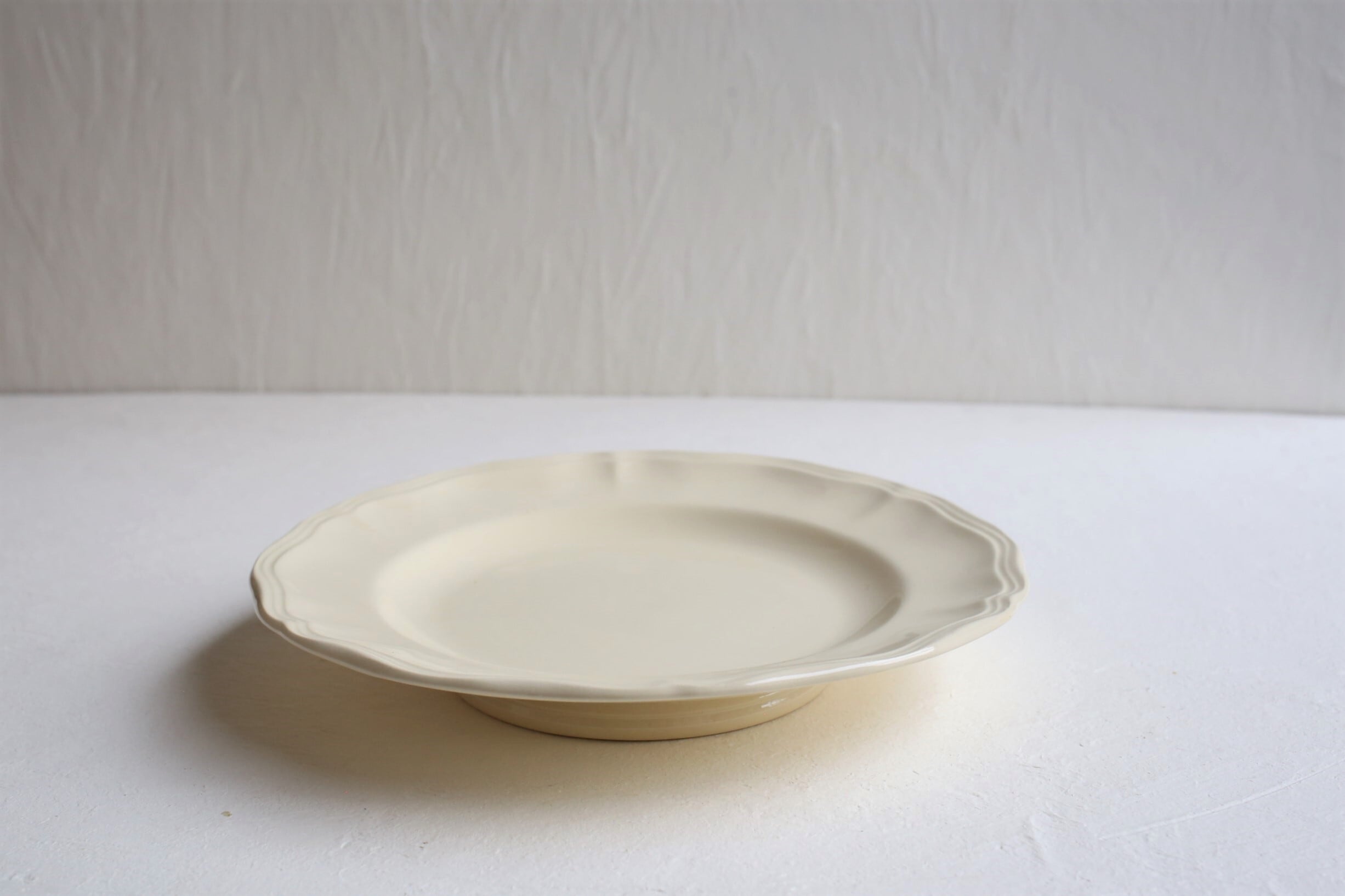 フランス アンティーク ヴィンテージ Sarreguemines サルグミンヌ 花リム 脚付き皿 N-03032