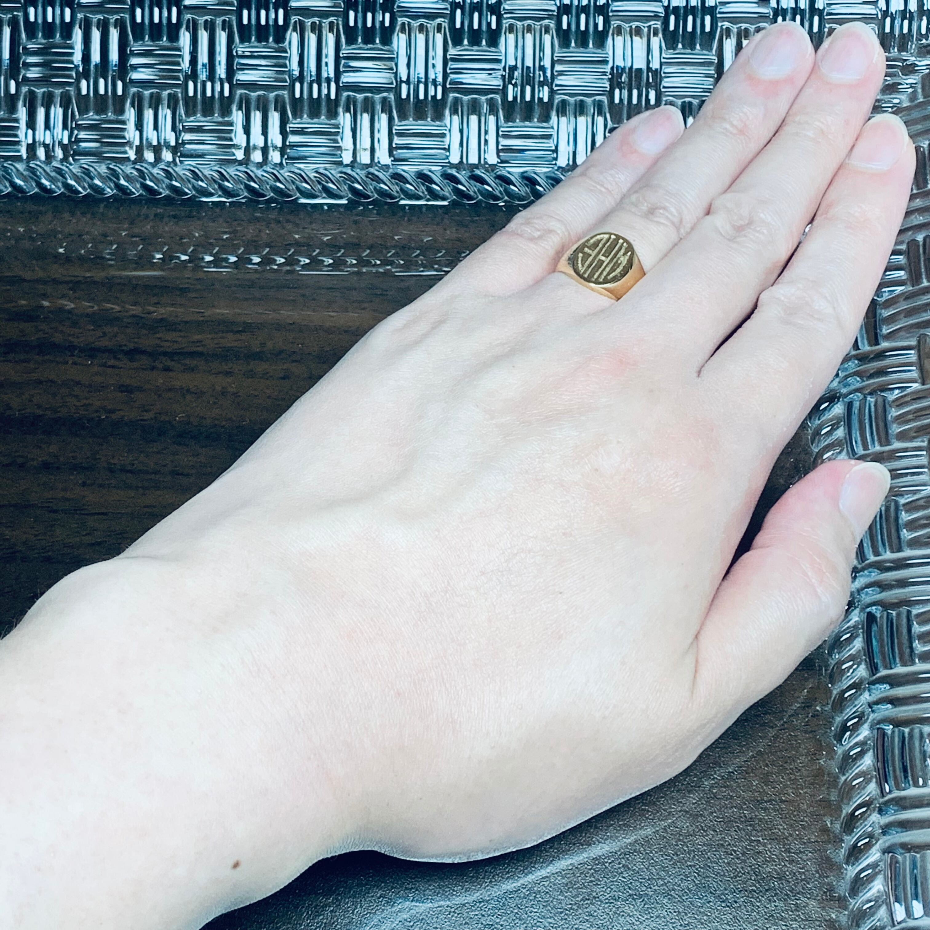 VINTAGE TIFFANY & CO. 14K Gold Circle Monogram Signet Ring 