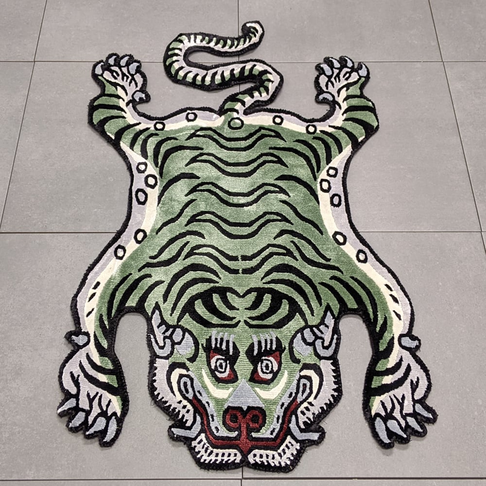 チベタンラグ　グリーン　シンプル Tibetan Tiger Rug (Sサイズ シルク フォレストグリーン 061) チベタン