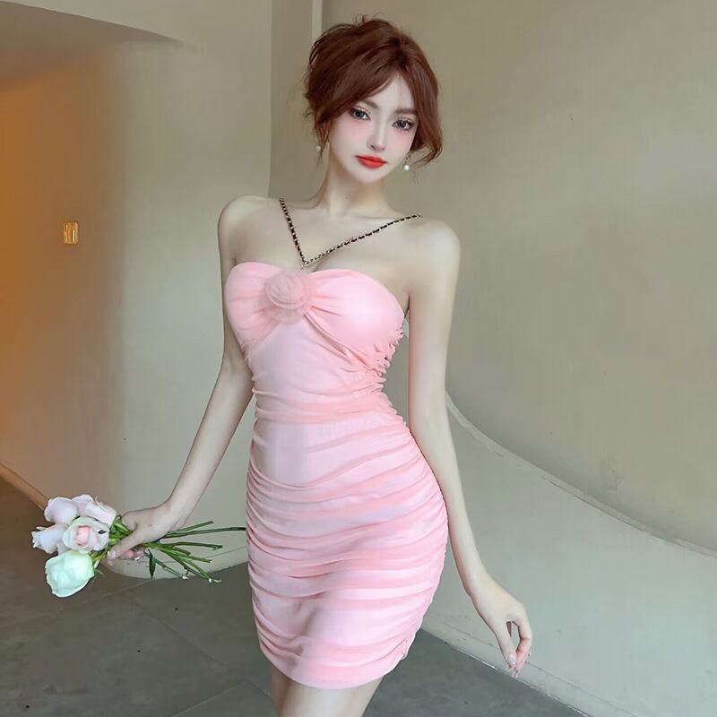 【新作】【送料無料】 2024 新しい夏のセクシーなサスペンダースカートデザインニッチ痩身ホルターネック気質プリーツヒップドレス 7850 0165141526044