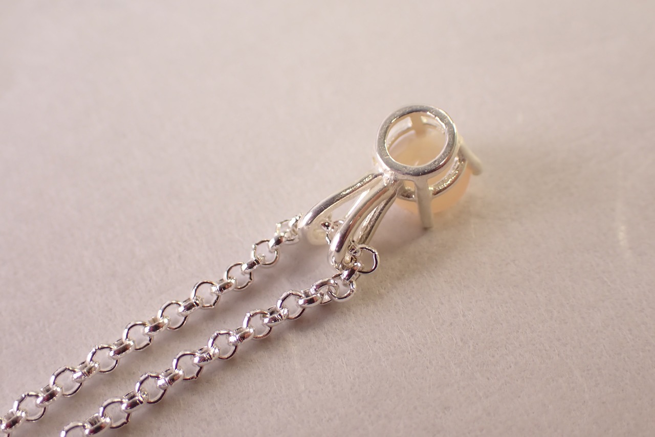 ピーチムーンストーンネックレス　0.79ct [D12‐163]