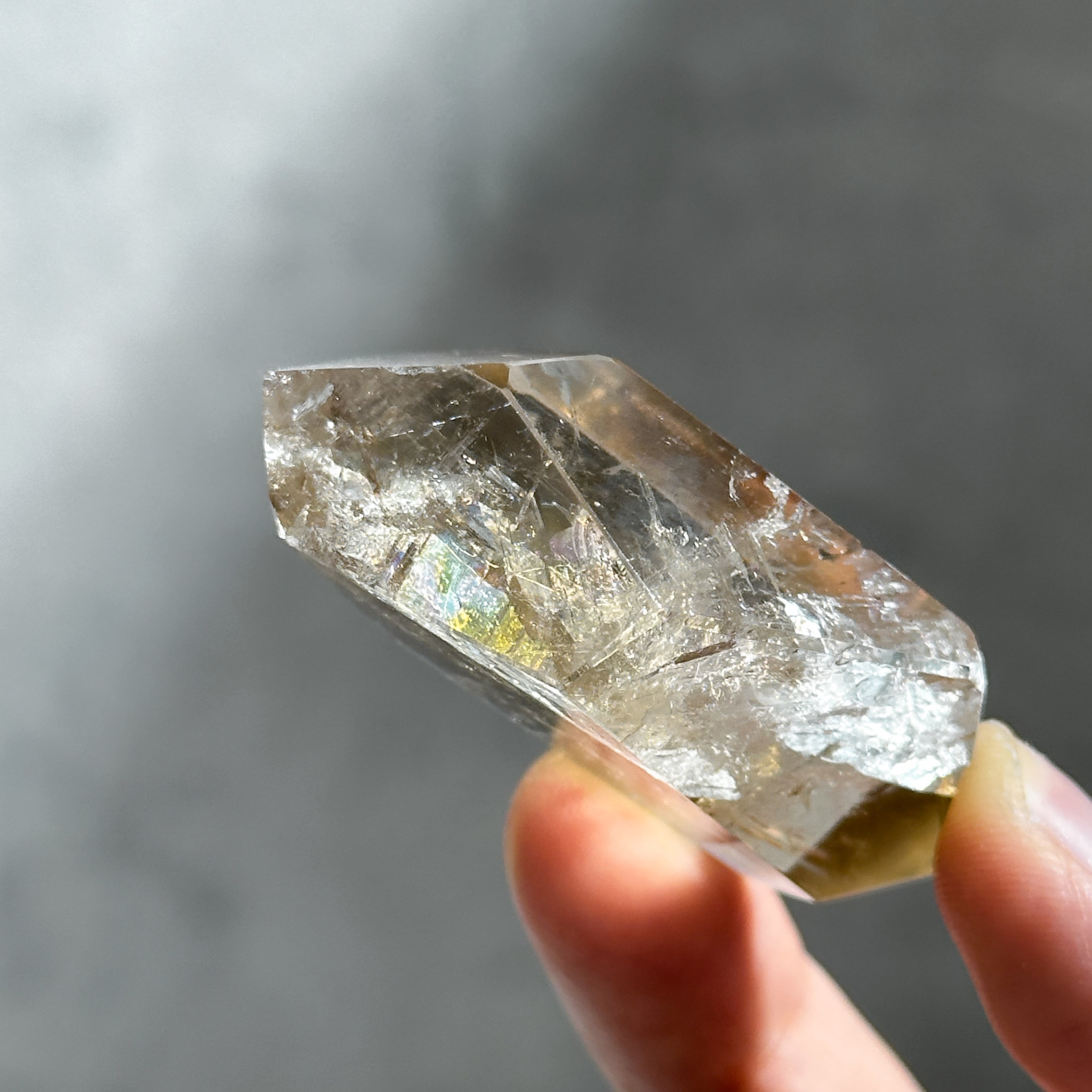 ファントム・虹◎シトリン（黄水晶） フリーフォーム39◇ Citrine