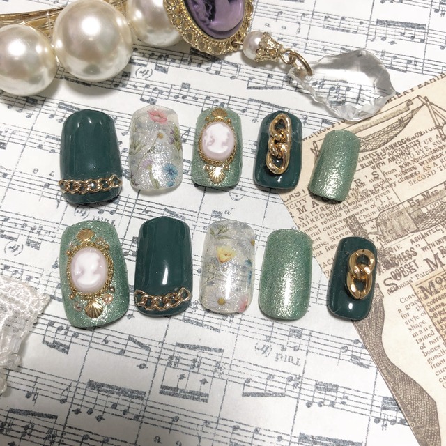 緑なアンティークネイルチップ Levolutionj Nail 緑なアンティークネイルチップ Levolutionj Nail