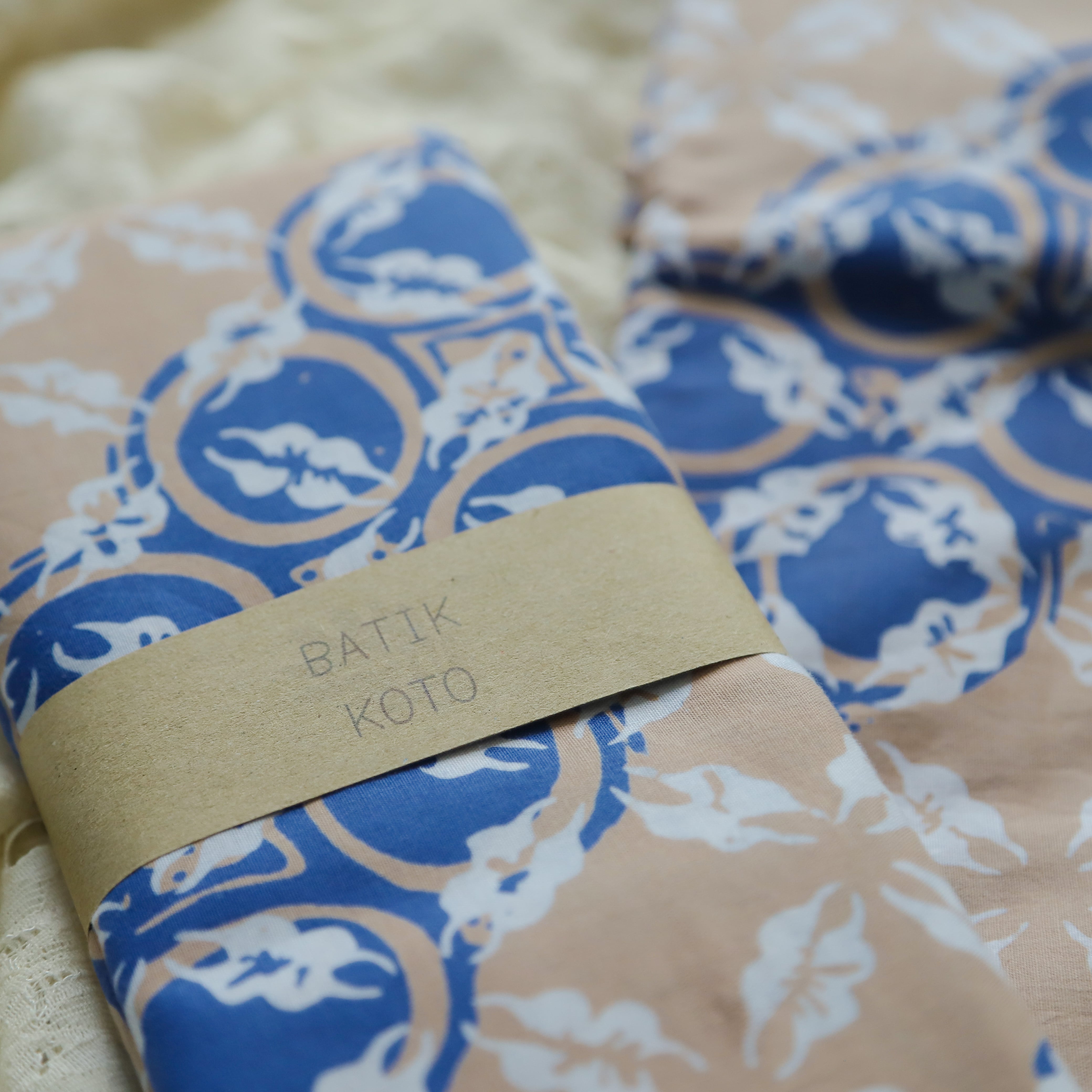 バティック　ろうけつ染め　ドイツ マドンナ額 バティックろうけつ染めドイツ マドンナ額