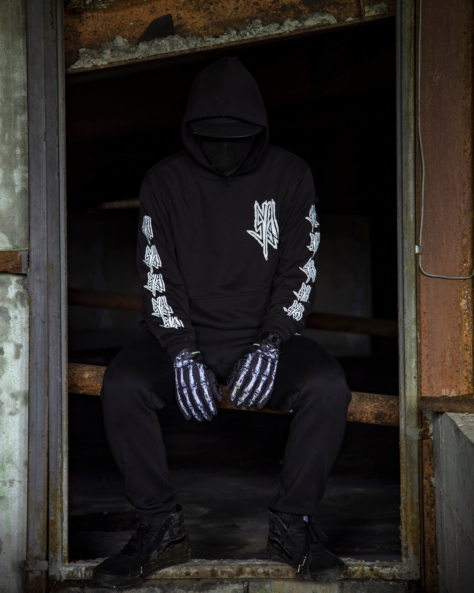 INSANE SKULL C×T×Mパーカー | SYSTEM WATCHER