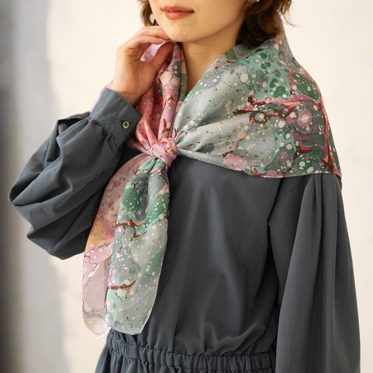 国産シルク　墨流しスカーフ〔王妃〕90×90