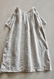 フランス 1900s 手織リネン 装飾的モノグラムと緩やかなワンピースa アンティーク