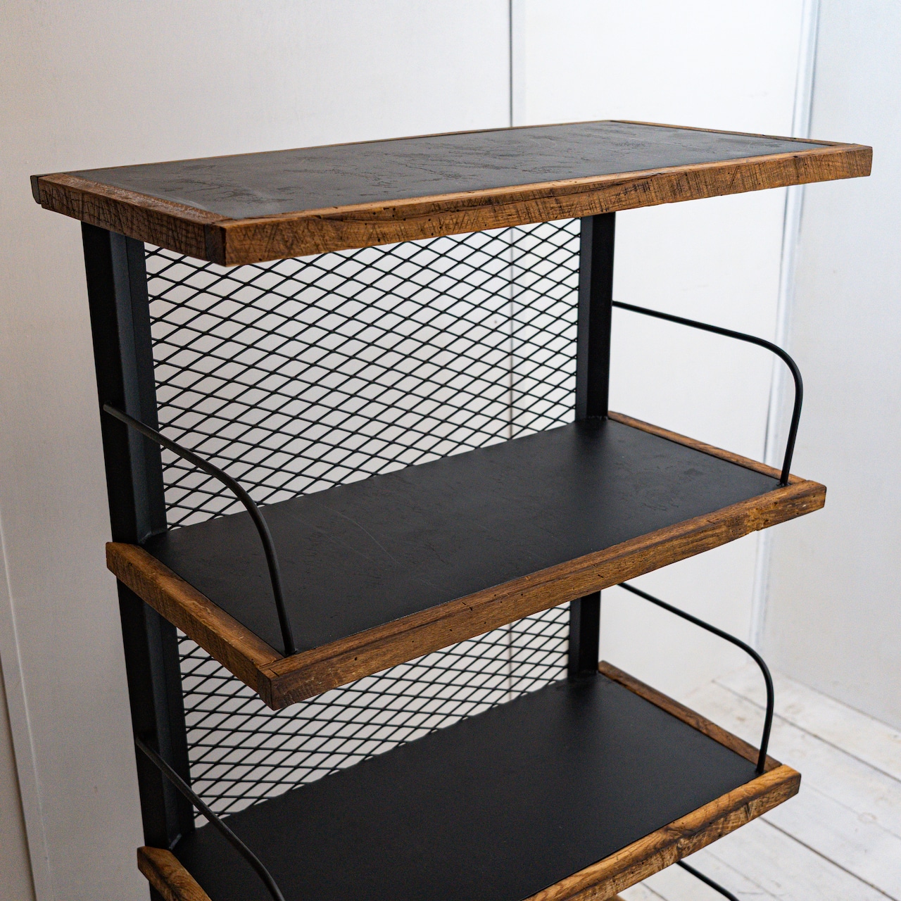 Black iron wagon GRUB