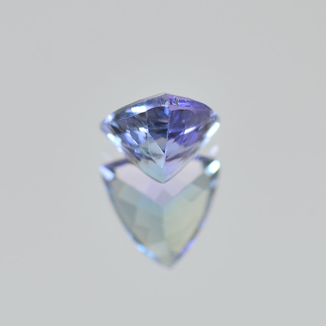 非加熱 タンザナイト 0.904ct 鑑別書 付き ルース 天然石 トリリアント　多色性 | CheReine {シェレーヌ}  ｜ハンドメイドジュエリー ＆ ルース