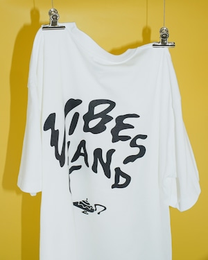 VIBES LAND Tee Wite x Black