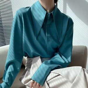 大きな襟付き長袖シャツ　21428