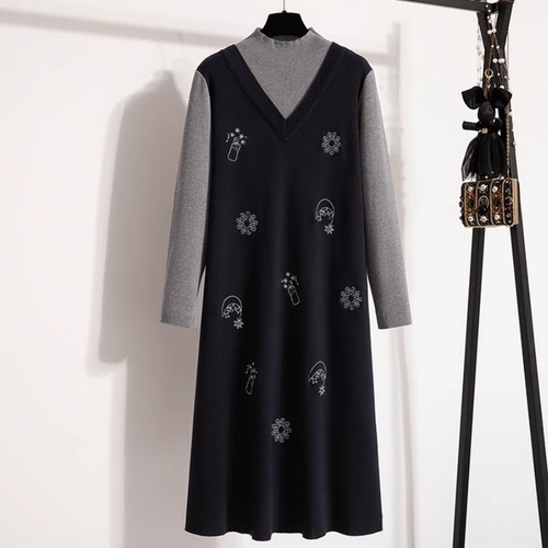 エンブロイダリーハイネックコンビニットンピ ・73468