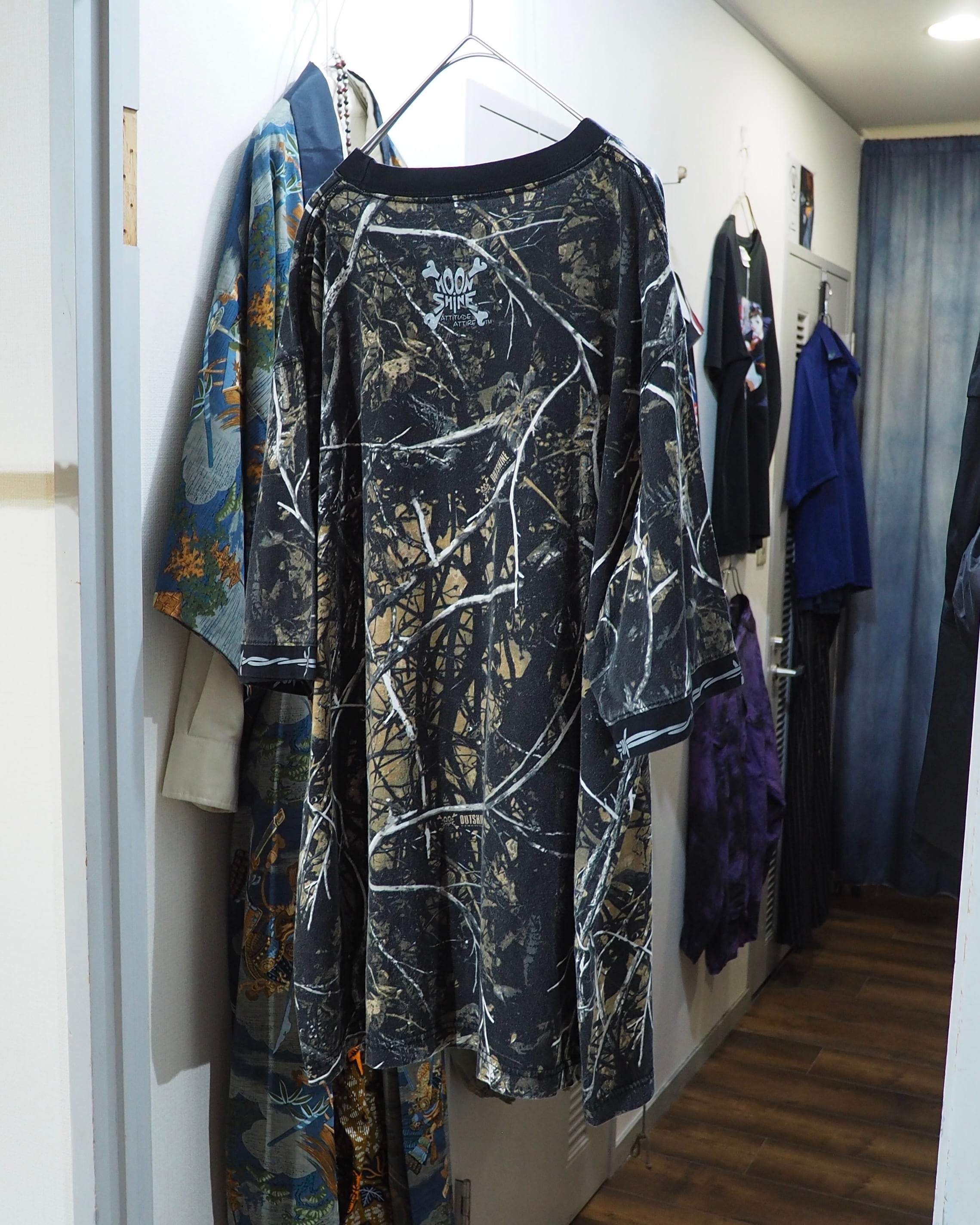 Realtree Camouflage × Barbed wire printed Over silhouette Tee