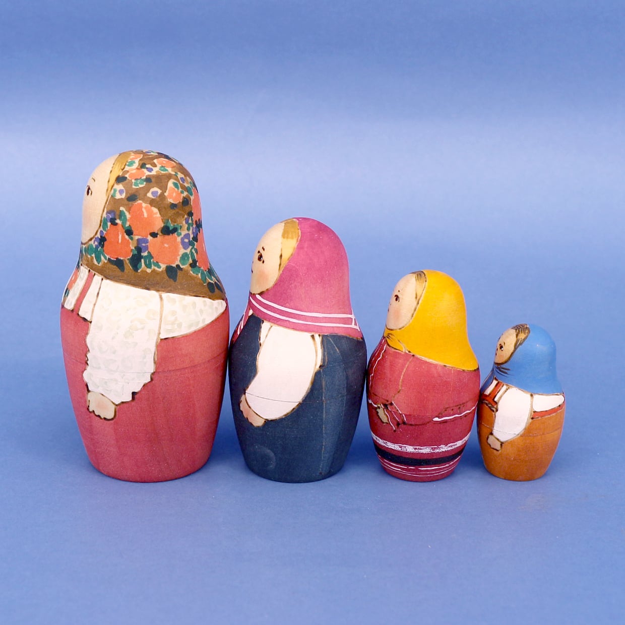 マリア・ドミトリエワ作 マトリョーシカ 15個型 | GINZA HAKKO 木の香