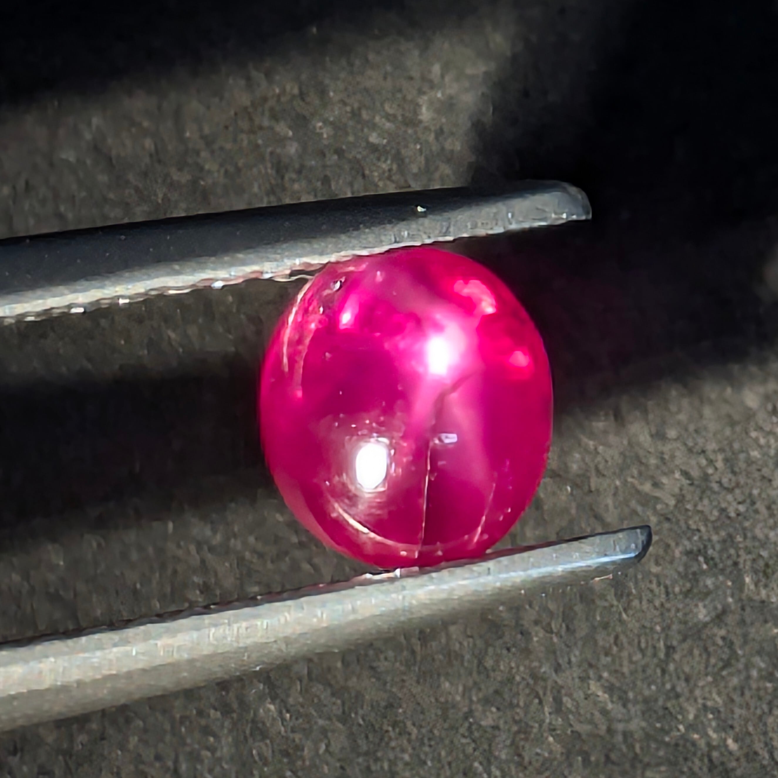 スタールビールース ミャンマー・モゴック産【1.33ct】 PRO208507