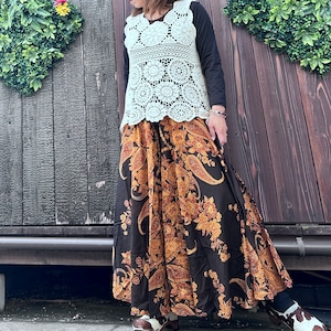 オリエンタル柄たっぷりフレアーパンツ