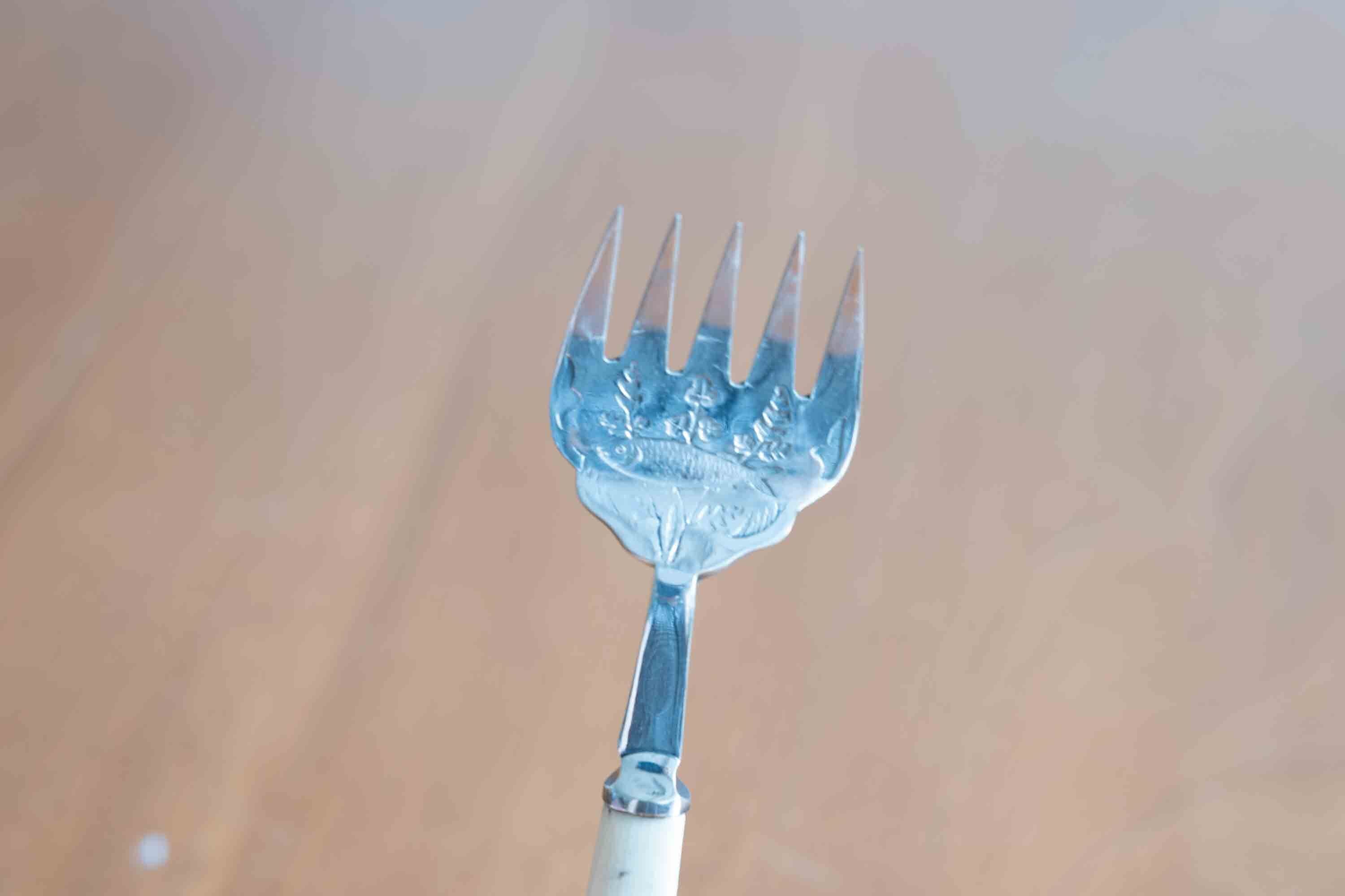 ボーンハンドル（象牙） 銀プレート 魚用フォーク その1 | a4bwiinblad