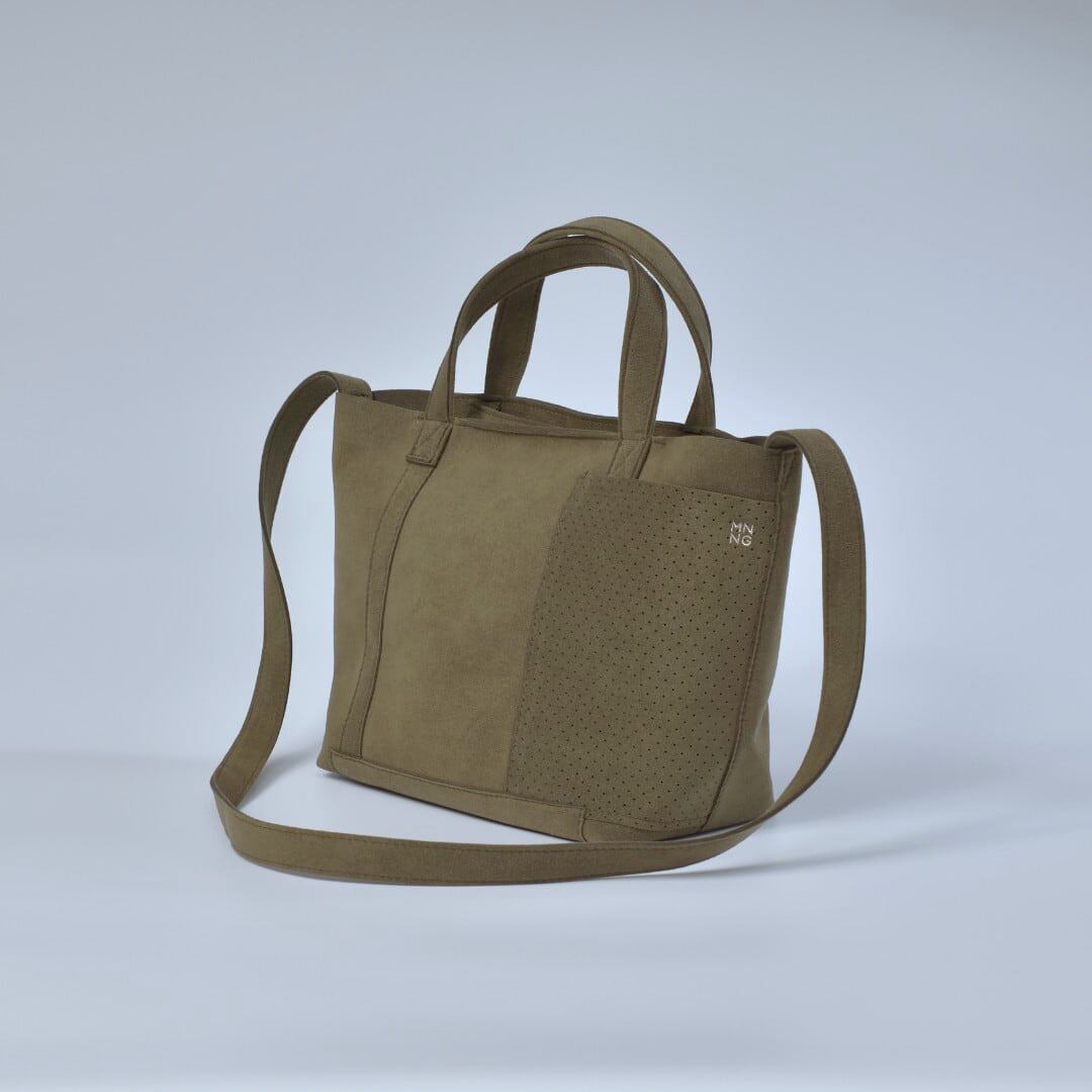 MNNG エムエヌエヌジー スタックトートミニ・オリーブ 東レのウルトラスエードを使った「mononoguもののぐ」のセカンドライン