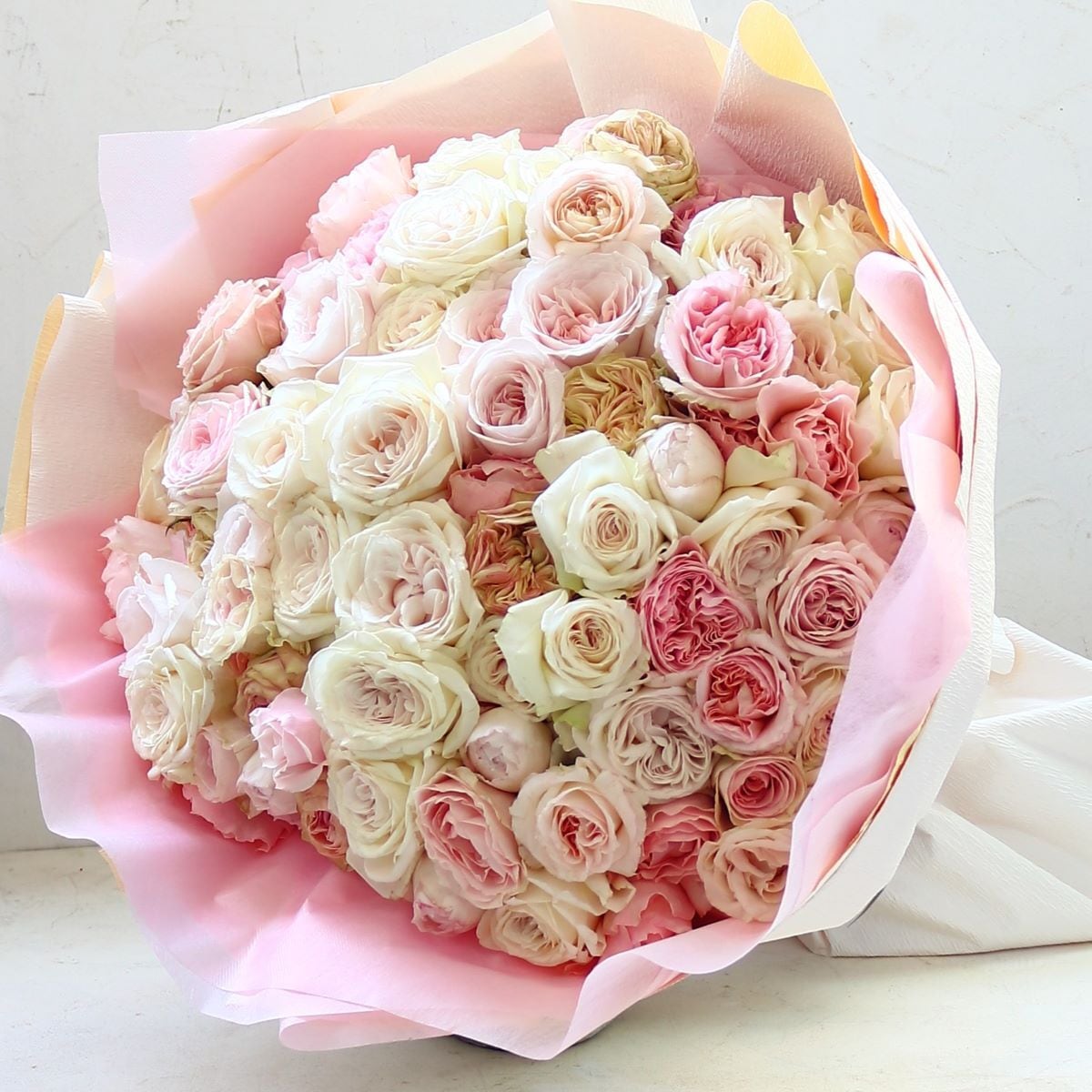 バラの花束「市川バラ園オリジナル・ジャルダン・アラ・クレム108本