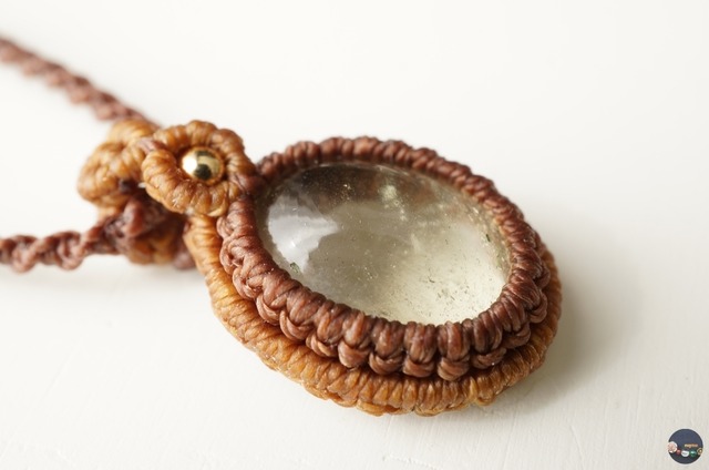 【希少石】リビアングラスのマクラメネックレス＜最強と謳われるヒーリングストーン＞