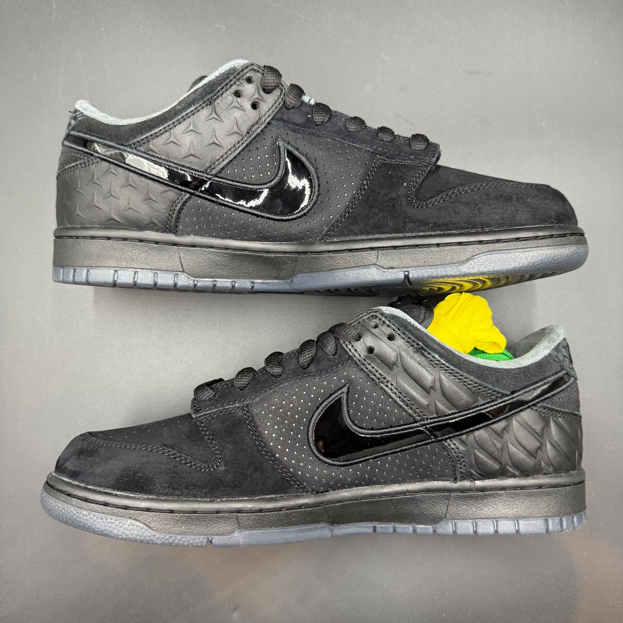 DIVISION STREET NIKE DUNK LOW UO LUXE OREGON BLACK HV1470-001