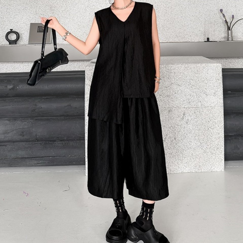 Vネック ノースリーブトップス ルーズフィット ワイドパンツ（上下個別
